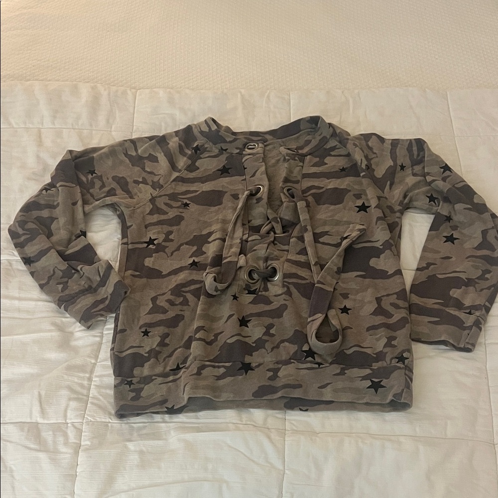 Monrow Camouflage Star Lace-Up Hoodie